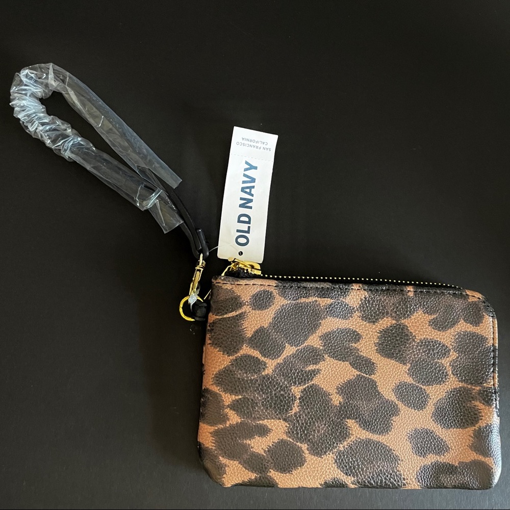 Old Navy leopard animal print wristlet